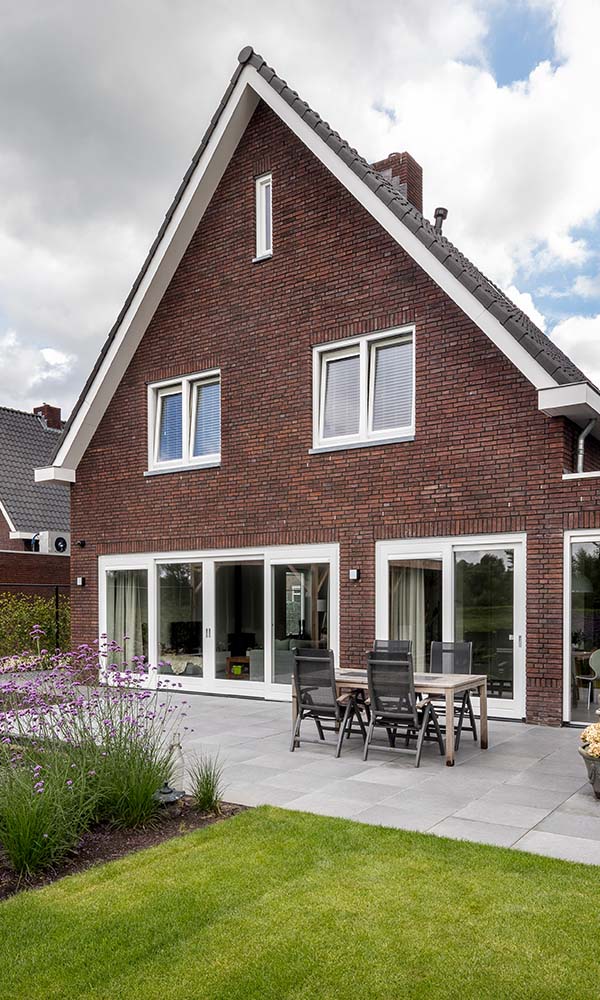 Houten raamkozijnen